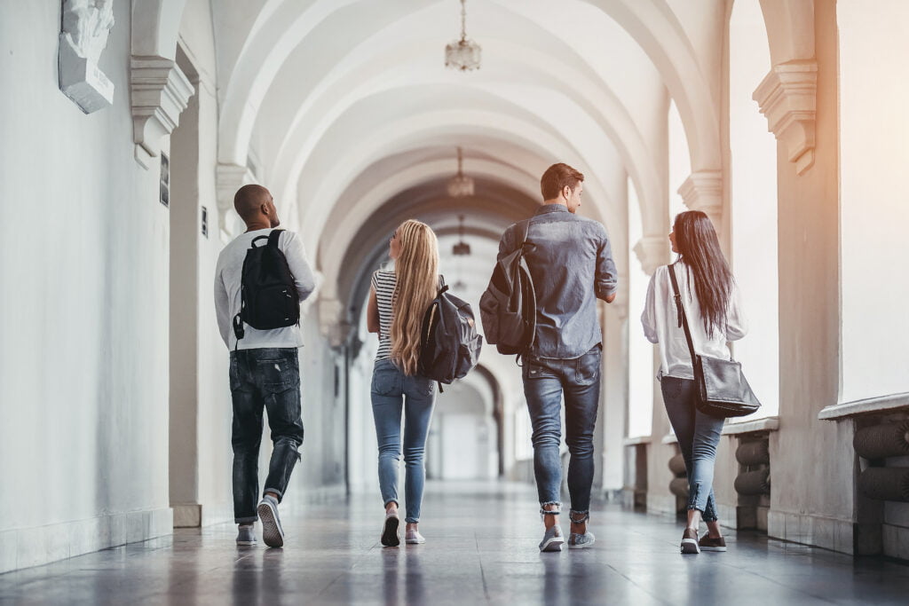 descubra as vantagens e oportunidades que tornam o Unianchieta a escolha ideal para sua primeira graduação.